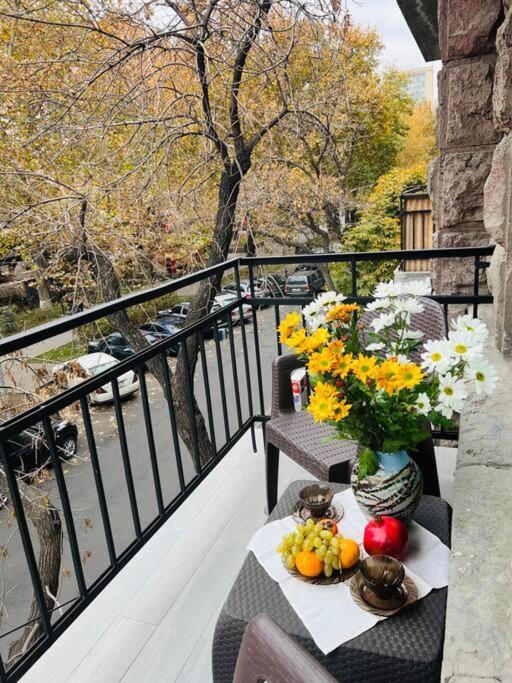 Spacious 2 Bedrooms In The Center Of Ереван Экстерьер фото