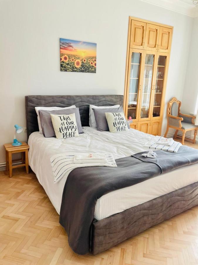 Spacious 2 Bedrooms In The Center Of Ереван Экстерьер фото