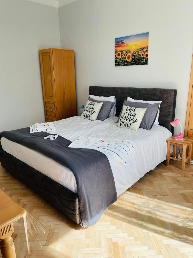 Spacious 2 Bedrooms In The Center Of Ереван Экстерьер фото